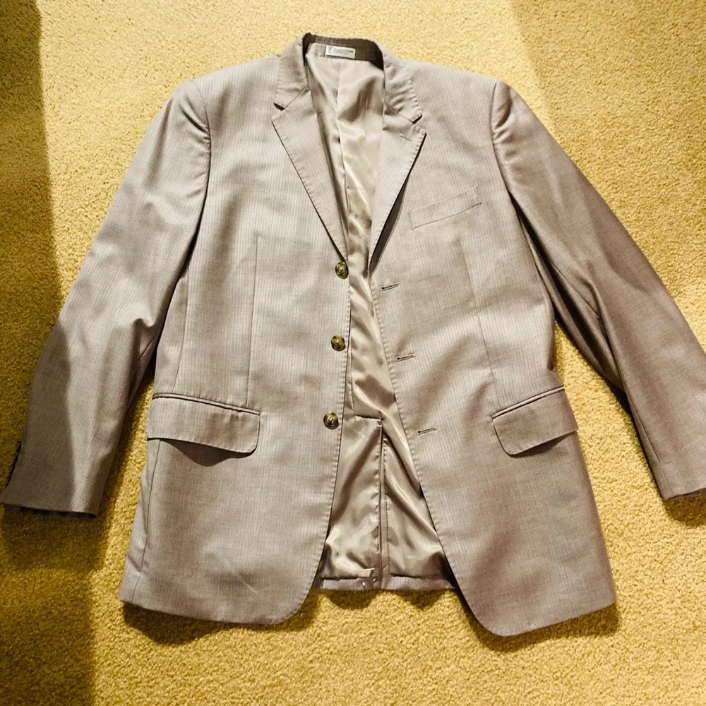 Perry Ellis 3-Button 2-Piece Suit